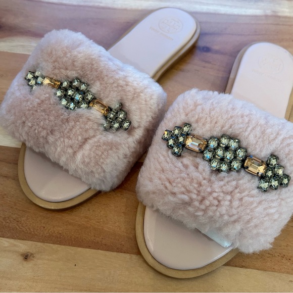 New Tory Burch Aspen Shearling Crystal Embellished Slide Sandals - Picture 3 of 5